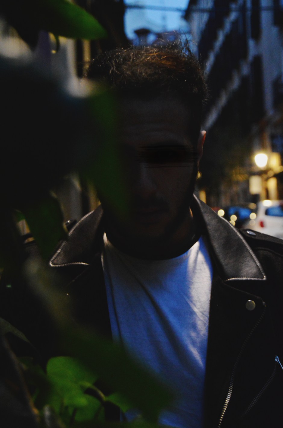 Retrato de hombre en la noche